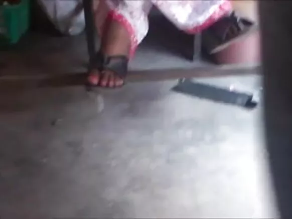 ڈیسک ٹاپ کے نیچے سیکسی ویڈیو فوٹو