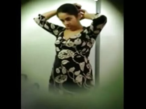 دیسی کترینہ کیف سیکسی فلم انڈین بھابھی کو تالے کی آنکھ سے بہنوئی نے پکڑ لیا