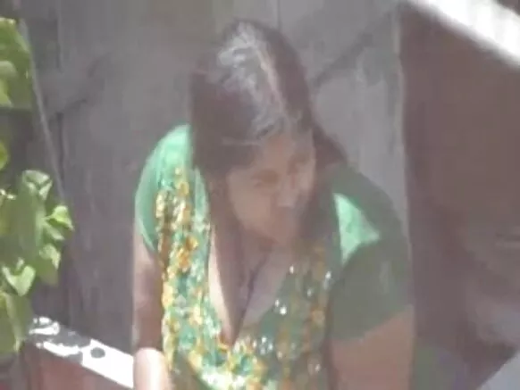 گورڈا آنٹی کی ویڈیو کا معیار کچھ دیر بعد بہتر ہو جاتا ہے، سیکسی فلم کی تصویر
