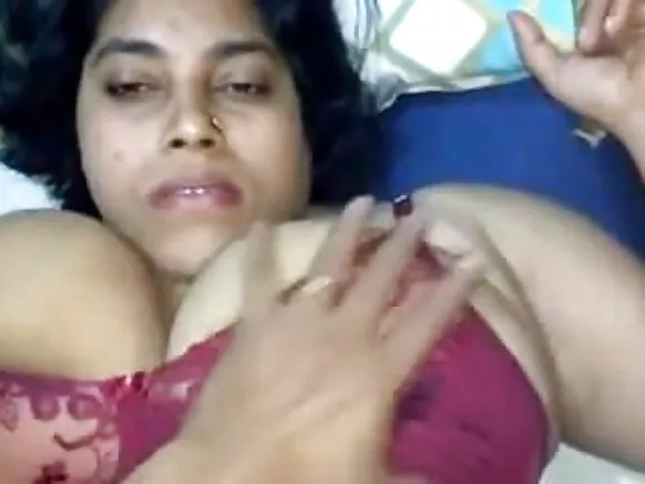 سیکسی فلم کی ویڈیو میں انڈین آنٹی کا سیکس شو۔