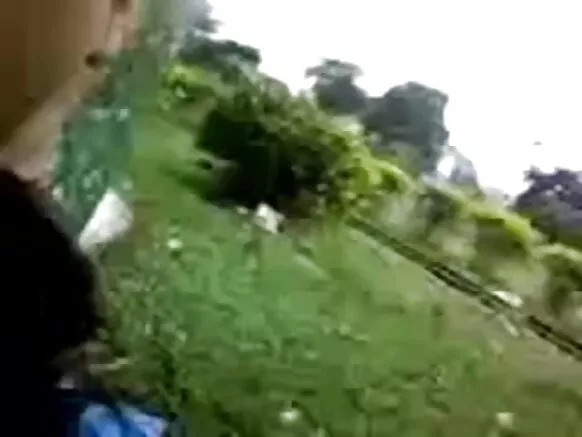 دیسی دیسی چھاتی کو چومنا اور سیکسی بلیو بوبز کو بے نقاب کرنا فلم مبصر