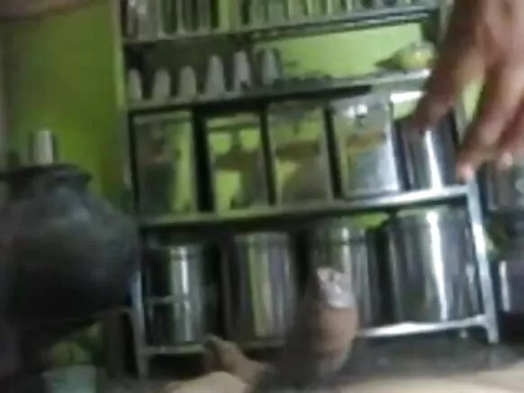 آنٹی انڈیا ڈیل سور آن لائن اپنے ساتھی کے لنڈ کو چودنے کی تیاری کر رہی ہے۔