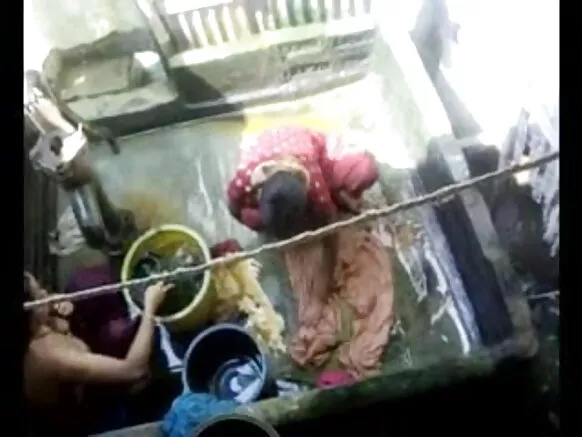 بنگلہ دیسی گاؤں کی لڑکیاں بھوجپوری ہندی باتھ روم سیکسی فلم ڈھاکہ سٹی ہیڈ کوارٹر میں پانچ لڑکیاں (5)