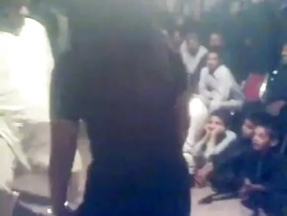سیکسی پکی سیکسی فلم گجراتی مجرا پاکی پولا کے ساتھ