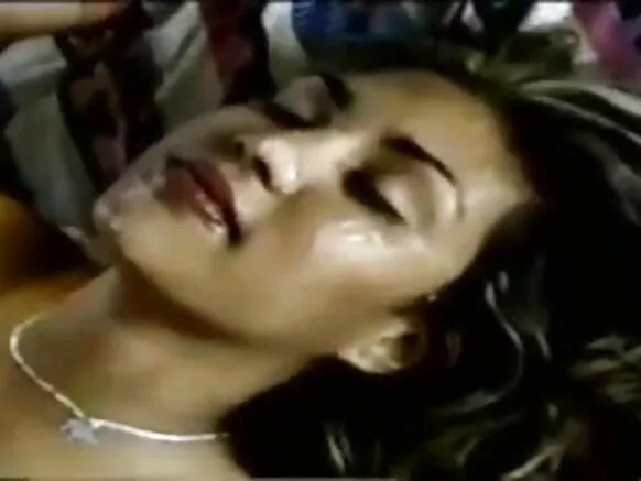 سیکسی ہندوستانی ویشیا سیکس کر رہی ہے بلیو فلم انگریزی سیکسی بیڈ روم میں سیکس کر رہی ہے۔