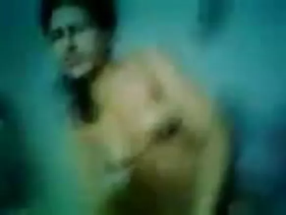 ایک سیکسی فلم میں پہلی بار ہم جنس پرست نوعمروں کا جنسی تعلق