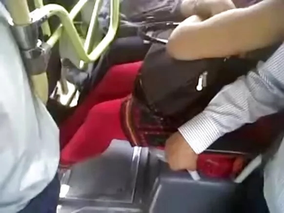 دیسی چھاتی کھیلتے ہیں سیکسی بس ہندی کی چھاتی بھی کھیلتے ہیں۔