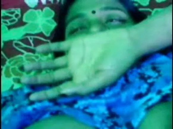 بنگلہ دیسی آنٹی کا اپنی بیٹی کی پرائیویٹ ٹیچر کے ساتھ سیکس new sexy hindi movie استاد