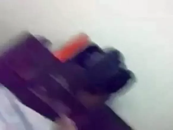 چھوٹی 3 انچ اورینٹل سیکسی شو فلم ایک چھوٹے مرغ کے ساتھ ایک عرب اوڈالیسکا کے ذریعہ چودائی گئی