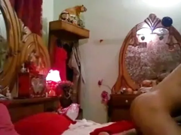 لکھنؤ کے ایک جوڑے کے لئے ہندوستانی جوڑے ہندی فلم کی تصویر سیکسی ہنی مون