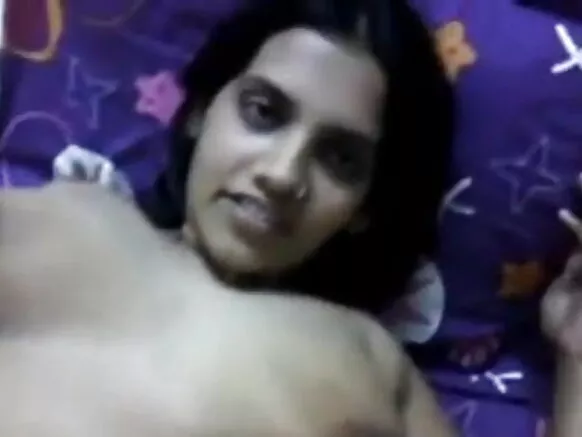 کچھ شوہر سیکسی فلمیں دکھا کر اپنی سیکسی بیویوں کا مذاق اڑاتے ہیں۔
