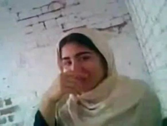 سیکسی عربی حجابی مسلمان بیوی کی چدائی بے وفا اور مسلمان عربی پڑوسی کے ساتھ سیکسی فلم HD