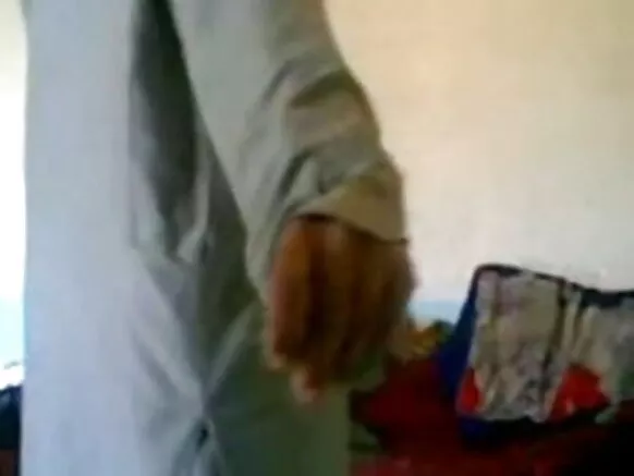 لعنتی نوکرانی کو سیکسی سیکسی فلم ملتی ہے۔
