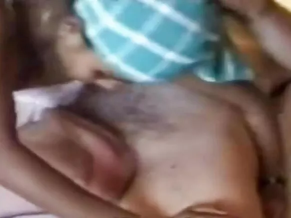 سیکسی گرم ویڈیو فلم ہندوستانیوں نے پولا کو گلے لگا لیا۔