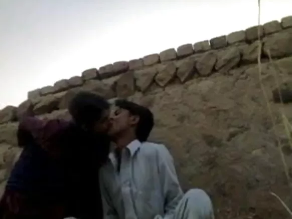 کھیت میں ایک لڑکے کے ساتھ ٹین ہندی سیکس ٹین امیج ٹیوب