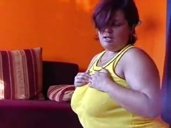 ہندوستانی لڑکی اور سیکسی مووی - BBW Domme India BBW اپنے غلام کا مقابلہ کرتی ہے۔