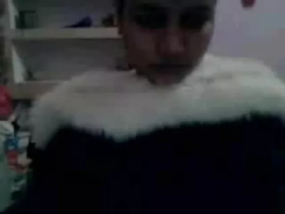 ہاٹ انڈین بوسٹی نینا ویب کیم پر اپنی شاندار چھاتیوں کے ساتھ شروع کرتی ہے۔
