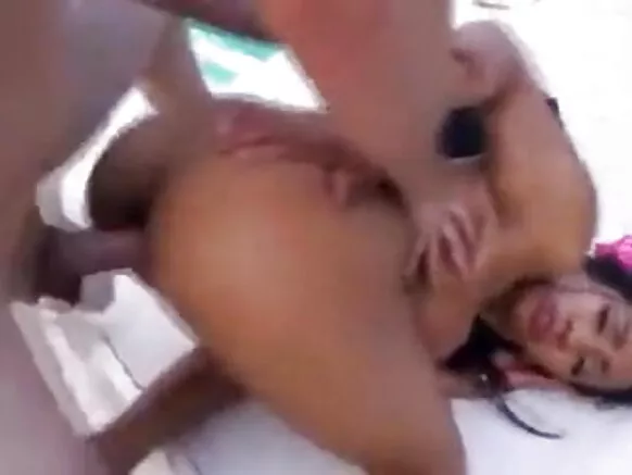 موبائل فون ہندوستانی بیویوں کے لیے اپنے شوہروں کو دھوکہ دینے کا ایک طریقہ ہے۔