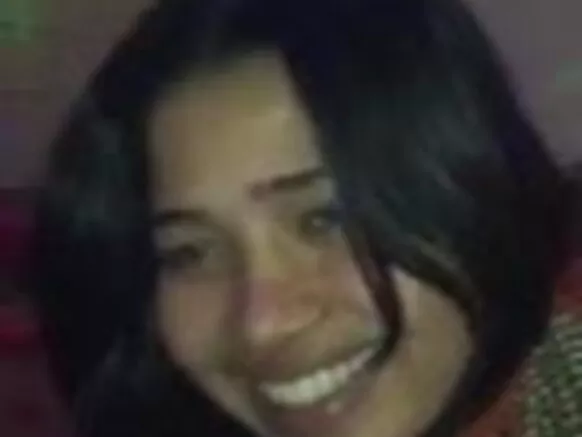 آنٹی نے گندی اور گندی پاکستانی پنجابی زبان میں گندی ہندی شاعری میں ایک سیکسی فلم دکھائی